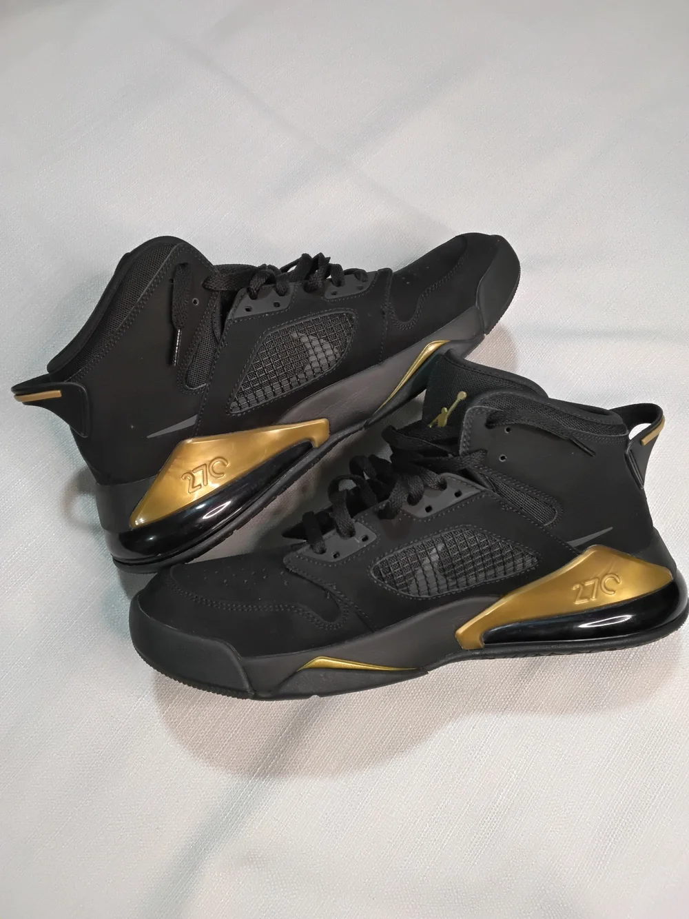 Jordan Mars 270 Black Sneakers with Gold Jumpman Sz 12.